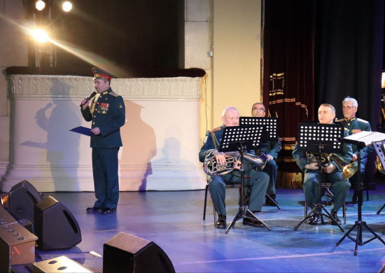 Военный оркестр окружного учебного центра ЦВО провел концерт в Екатеринбурге
