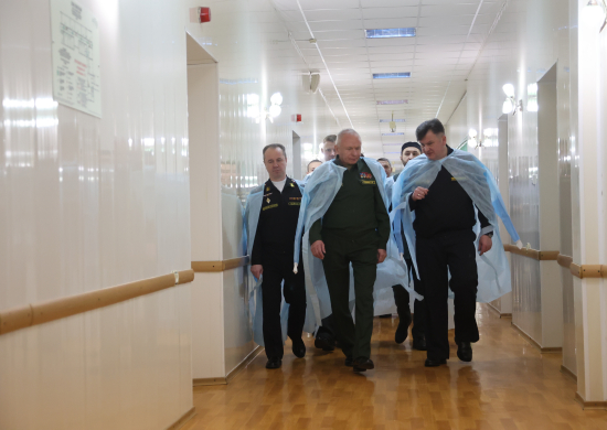 Замминистра обороны РФ Александр Фомин посетил участников СВО  в госпитале в Калининграде
