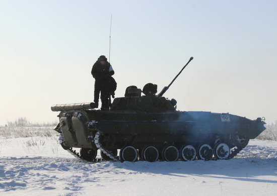 Более 1,5 тыс. практических занятий по вождению боевых и специальных машин было проведено в общевойсковом объединении ЦВО в Сибири