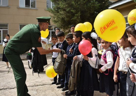 Более 30 благотворительных акций проведено российскими военнослужащими в Таджикистане