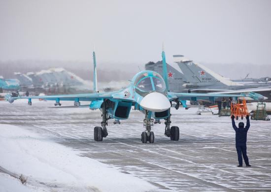 Экипажи Су-34 отработали уничтожение наблюдательных пунктов условного противника в Челябинской области