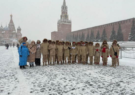 Юнармейцы приняли участие в церемонии возложения цветов у Кремлевской стены в честь 117-летней годовщины со дня рождения Сергея Королева