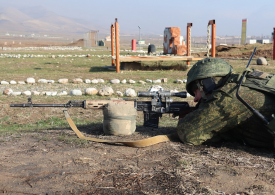 Снайперы-разведчики 201-й военной базы учились уничтожать противника в горном ущелье Таджикистана