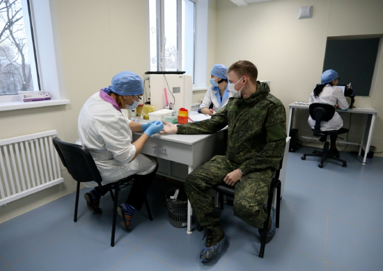 Военнослужащие сводного отряда разминирования инженерных войск ВС РФ организовали сдачу донорской крови в городе Мариуполь