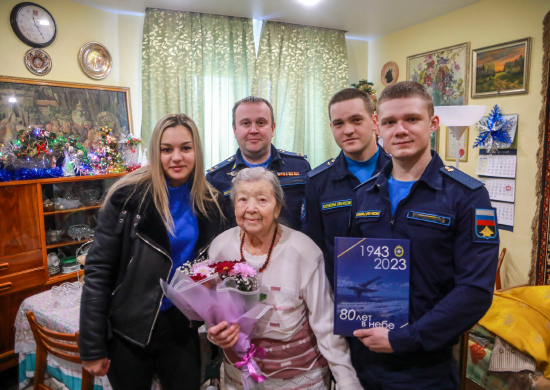 Военнослужащие Тверского соединения ВТА поздравили с 98-летием ветерана Великой Отечественной войны