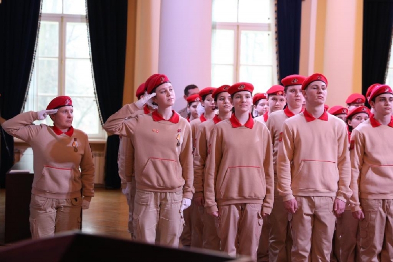 Более 230 школьников пополнили ряды «Юнармии» в санкт-петербургском Адмиралтействе