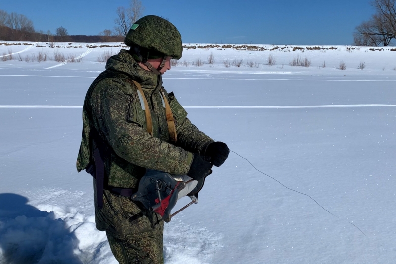 Инженеры ЦВО провели подрывные работы и расчистили реку Белая в Башкирии ото льда для защиты населенных пунктов от паводка