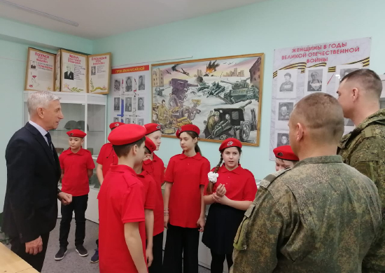 Юнармейцы и военнослужащие ЮВО приняли участие в акции «Верни Герою имя» в Ростовской области