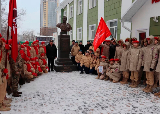 Юнармейцы Новосибирской области приняли участие во Всероссийской акции «Верни Герою имя»