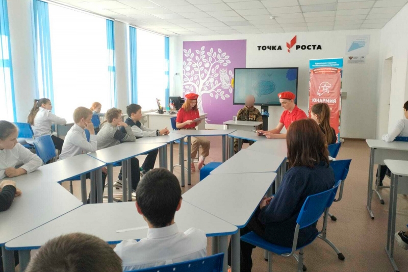 Участник СВО провел урок мужества для юнармейцев в Новосибирской области
