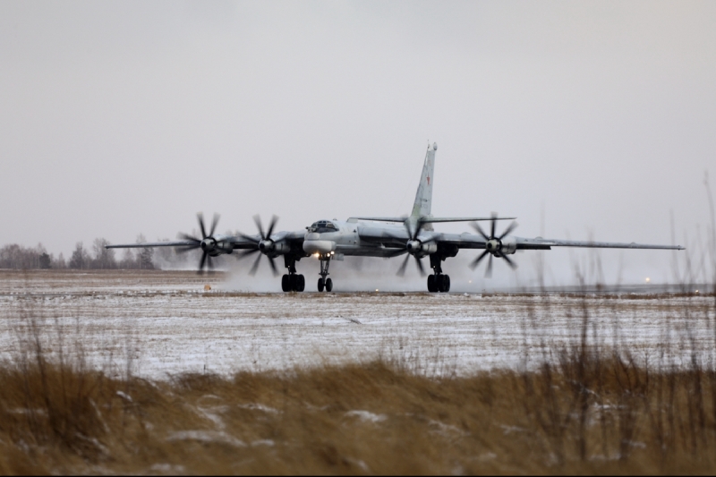 В Амурском авиационном соединении дальней авиации выполнены плановые полёты на самолётах Ту-95мс в сложных метеоусловиях