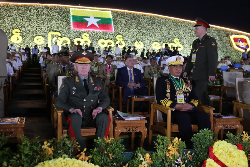 Замминистра обороны РФ генерал-полковник Александр Фомин посетил военный парад в Мьянме