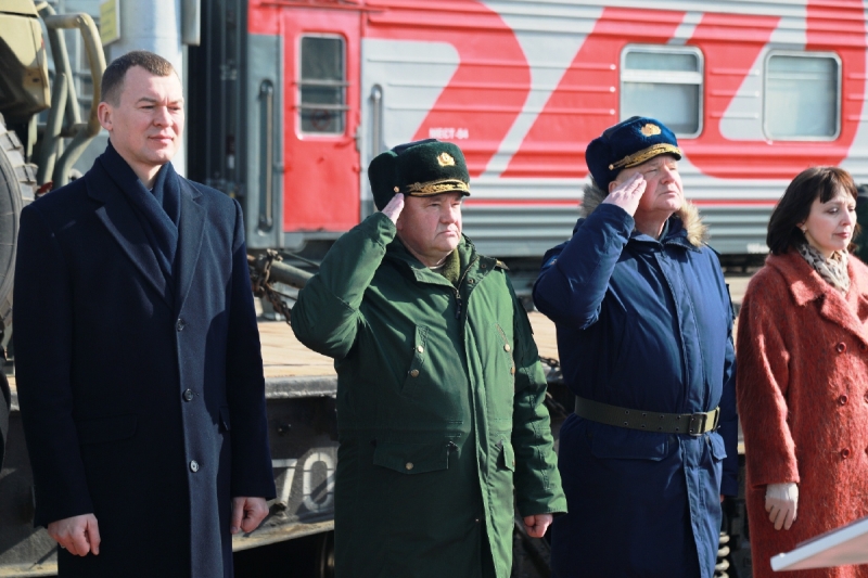 Жители и гости города Хабаровска ознакомились с масштабными экспозициями уникального агитационного поезда Минобороны России «Сила в Правде»