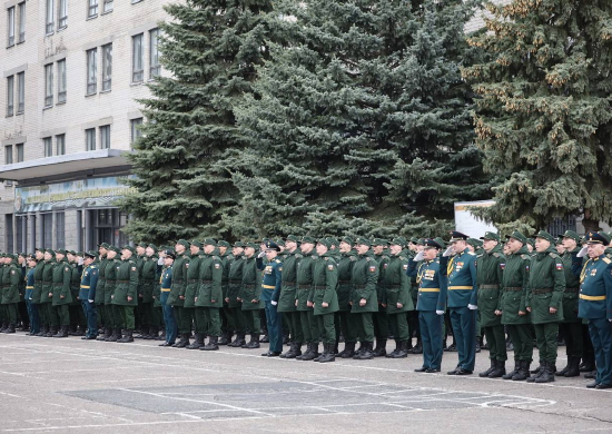 Более 1200 младших специалистов выпустилось из Межвидового учебного центра войск связи ЦВО в Ульяновске