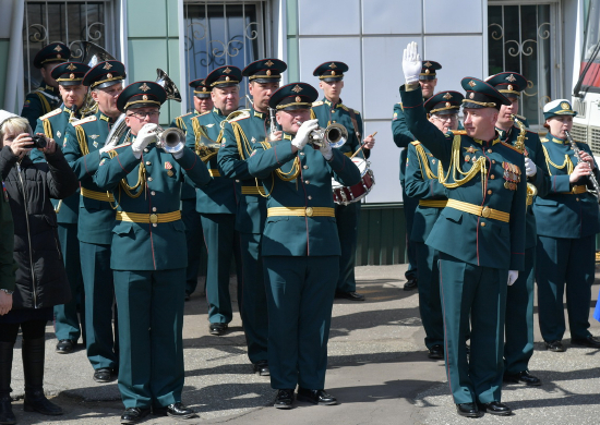Более 18,5 тыс. жителей Омска посетили агитпоезд Минобороны России «Сила в правде»