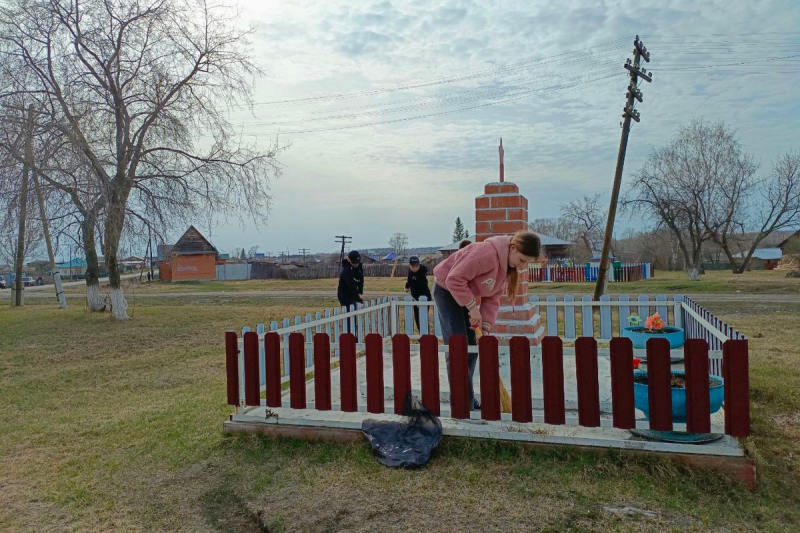 Юнармейцы продолжают участие в акции «Верни герою имя» в Курганской области