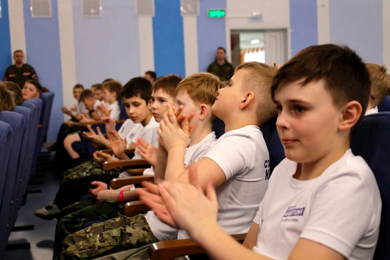 Юные патриоты Кузбасса приняли участие в профильной смене «Стань кадетом!»