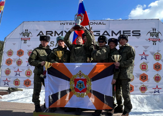 Команда ЮВО победила в международном конкурсе по ски-альпинизму «Саянский марш - 2024»