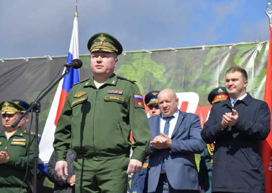 Командующий Омского ракетного объединения встретил прибывший в Омск патриотический поезд «Сила в правде»