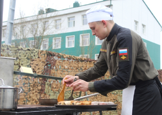 Лучших поваров и пекарей определяют в Забайкалье в рамках состязаний среди военнослужащих – специалистов продовольственной службы ВВО
