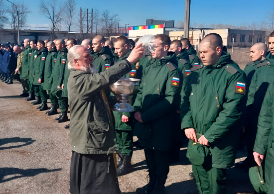Первая отправка призывников к местам службы состоялась в Кемеровской области