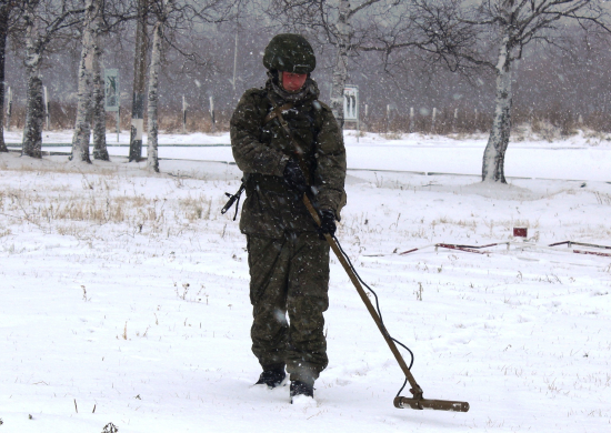 С военными инженерами ВВО на Сахалине проведена тренировка по обезвреживанию взрывоопасных предметов