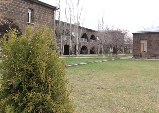 Специалисты коммунально-эксплуатационной службы военной базы в Армении ликвидируют последствия условной аварии
