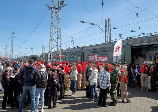 В Кирове около 11 тыс. человек посетили тематический поезд Минобороны РФ «Сила в правде»