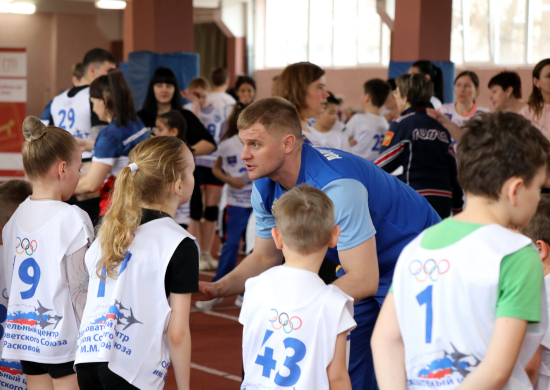 В Саратовской области военнослужащие полка дальней авиации приняли участие в спортивном фестивале «ГТО всей семьей»