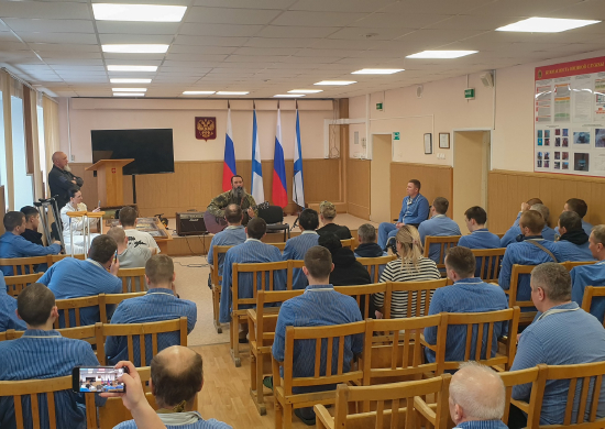 В Североморском госпитале Минобороны России выступила агитбригада Североморской епархии