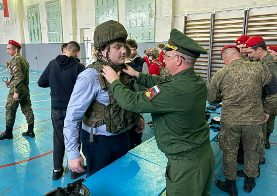 Военнослужащие военной полиции ЦВО провели урок мужества на сборном пункте города Сызрани