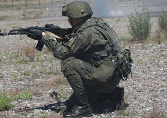 Занятие по огневой подготовке с военнослужащими отдельного соединения РХБ защиты ЦВО прошло в Екатеринбурге